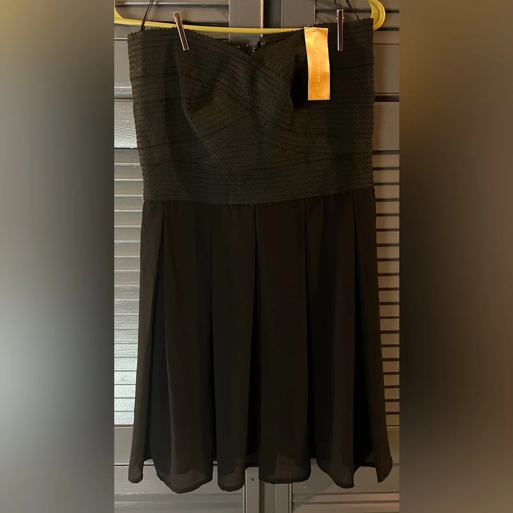 Jun & Ivy Strapless Black Cocktail Dress - Picture 5 of 6